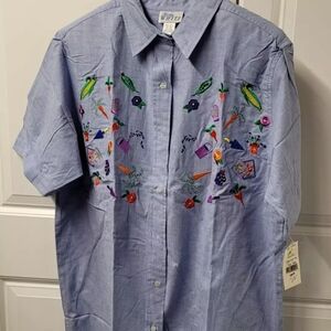 Kathy White Blouse Top Women's Size: 18W Button Carrots Gardening